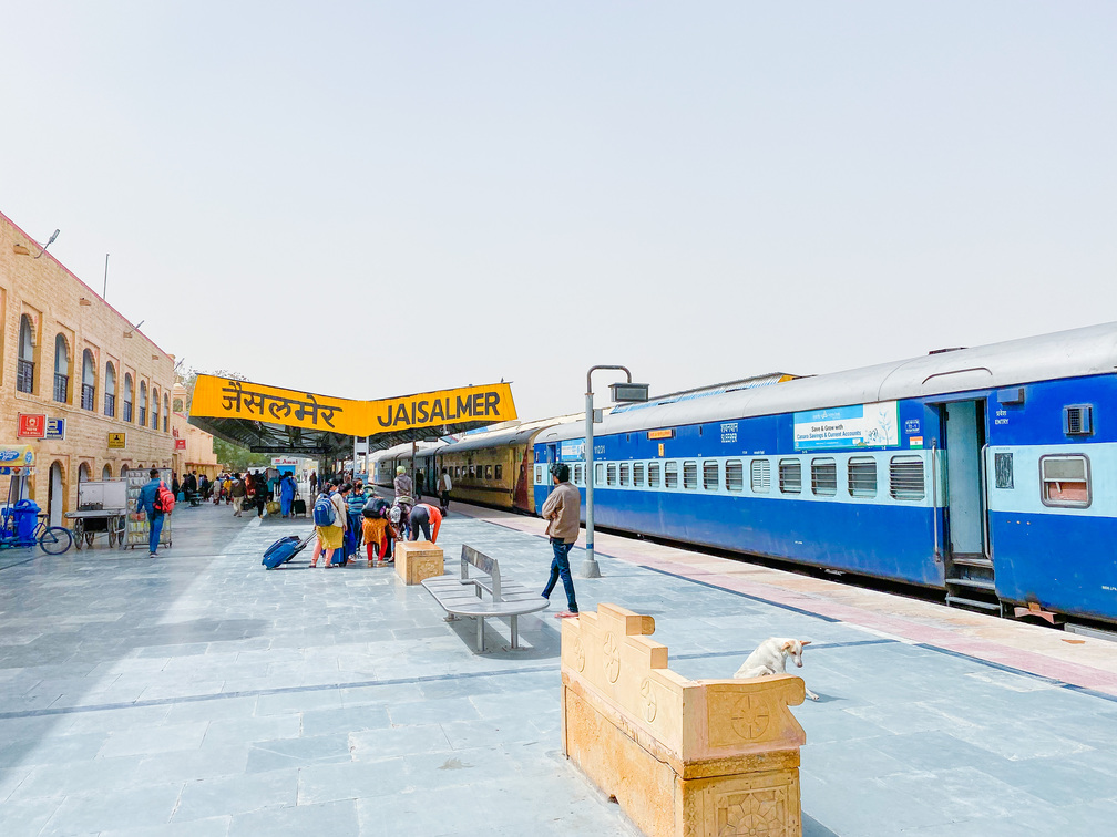 【印度交通】新德里孟買交通攻略：印度火車票購買懶人包、使用教學、車種介紹、搭印度火車暢遊新德里、孟買、齋浦爾