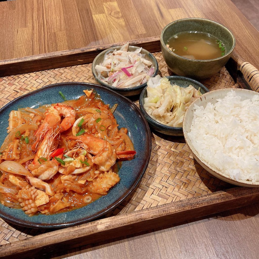 一人不到300!精選7家「新竹泰式料理」推薦:泰貓了、阿嬸泰式料理都有