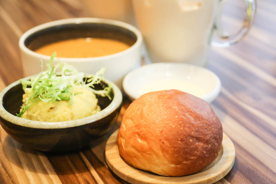 台北|信義區美食鳥作洋食|一次品嚐超澎湃的日式與西式料理,推薦咖哩飯、義大利麵(附菜單)