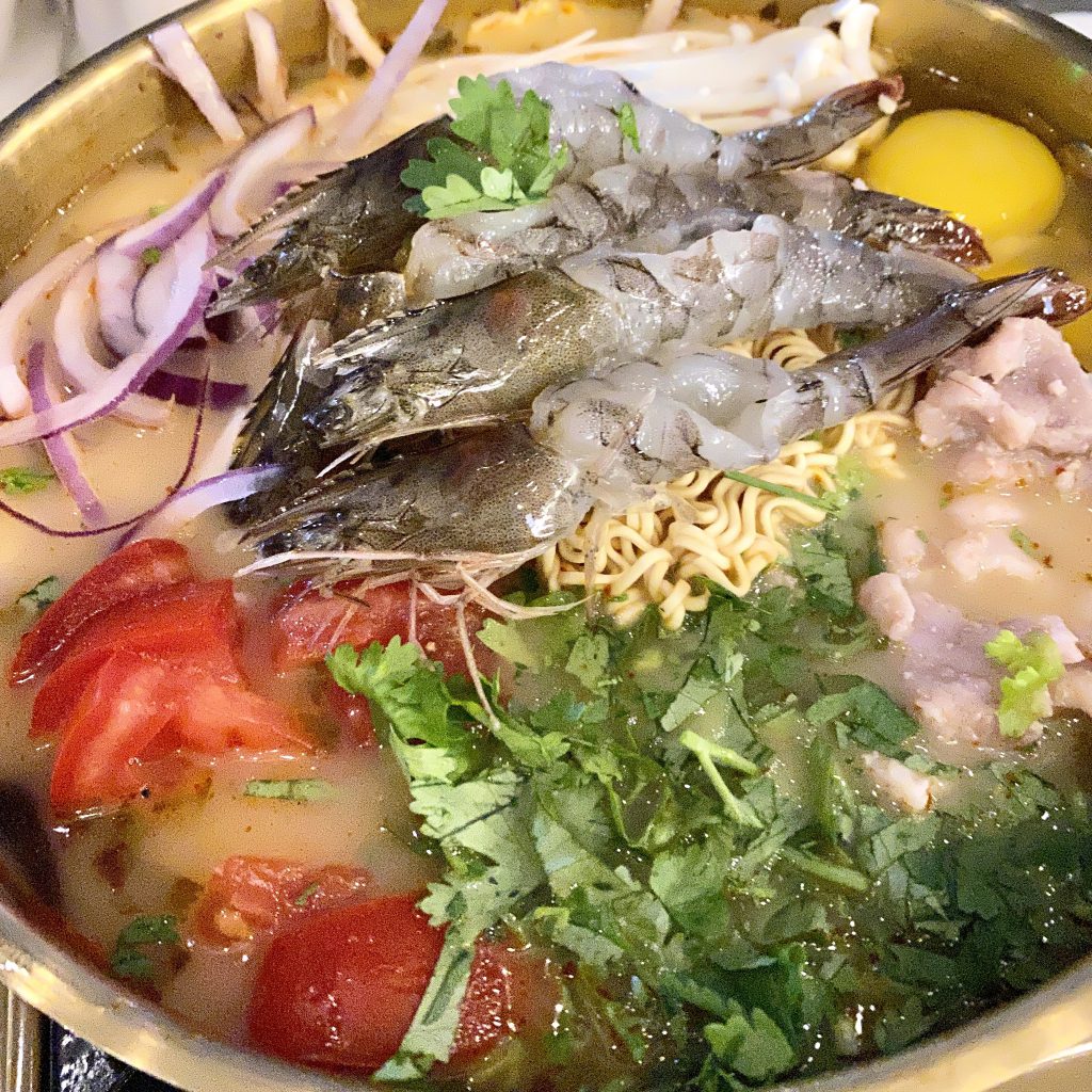 不用300！精選TOP8好吃「台北平價泰式料理」餐廳推薦，豪邁海鮮、涼拌、打拋豬任你享用