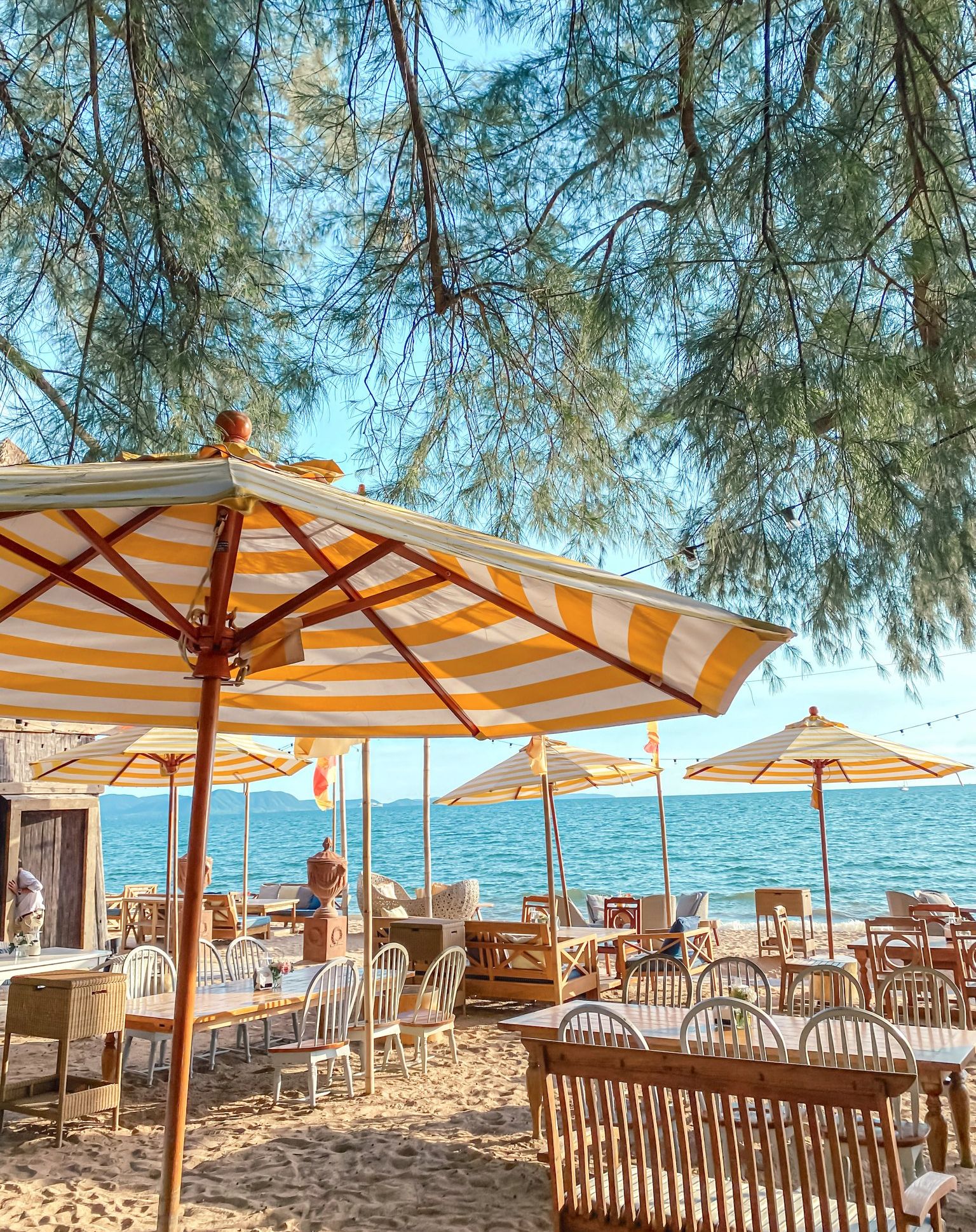 泰國TOP15芭達雅必吃美食推薦|在地的餐廳小吃、海景咖啡廳、特色酒吧一次收錄!