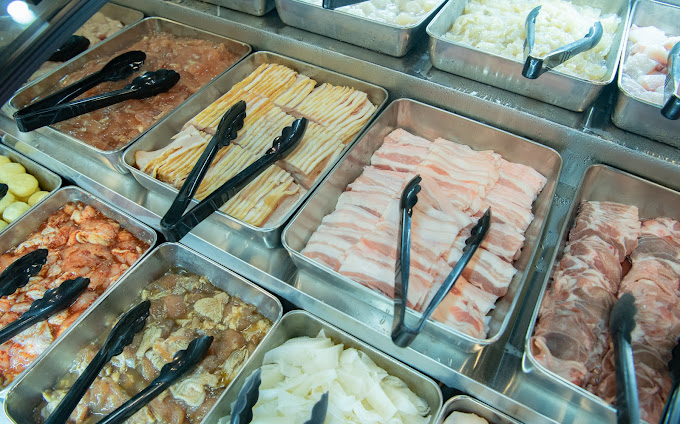 泰國曼谷7間必朝聖自助餐廳，從吃到飽的海鮮到和牛都有，挑戰你的極限！